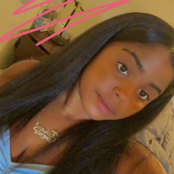 Meet your Posher, Katherine - Picture 1 of 1